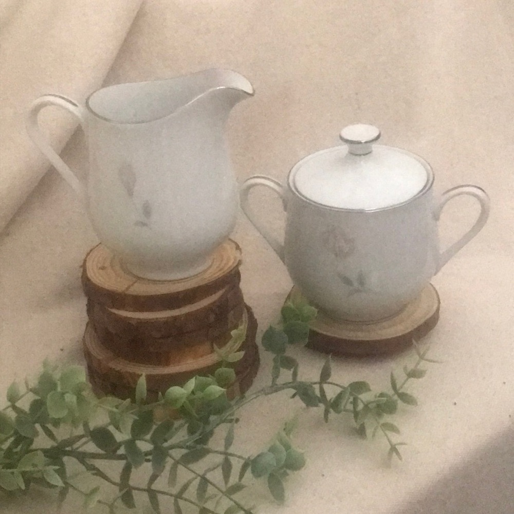 Sugar bowl with lid and creamer/ milk jug. Pattern Rosanne 6176 by Sango China